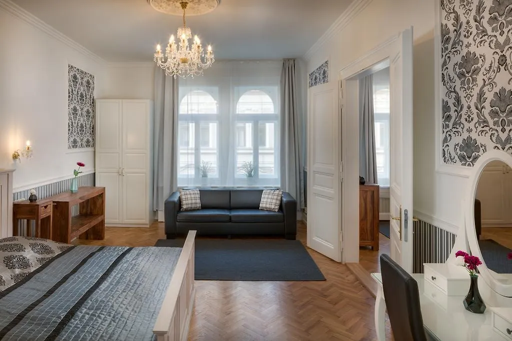 Veleslavinova - Old Town Apartment
